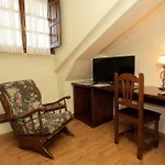 La Casona De Entralgo בית כפרי